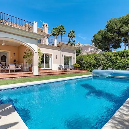 Luxury Villa, Heated Pool, Hot Tub, Next To The * Marbella