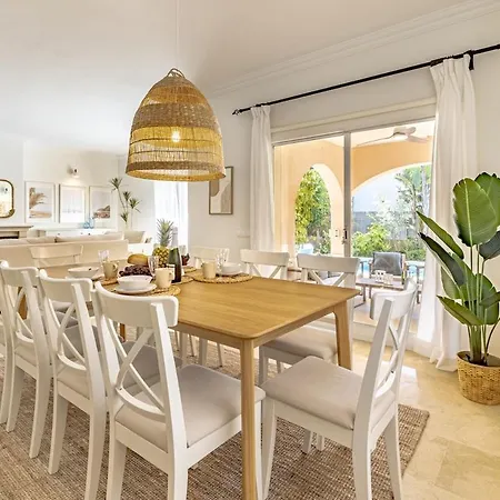 Luxury Villa, Heated Pool, Next To The Villa Marbella