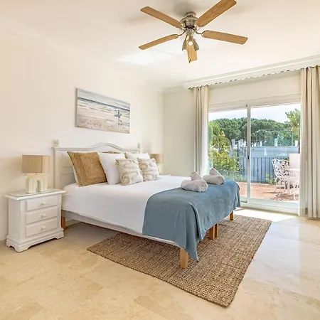 Luxury Villa, Heated Pool, Hot Tub, Next To The * Marbella