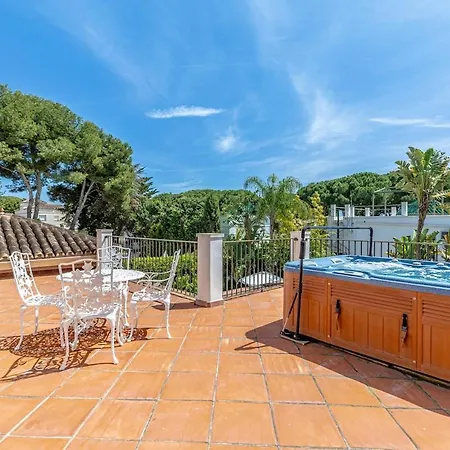 Luxury Villa, Heated Pool, Hot Tub, Next To The Villa