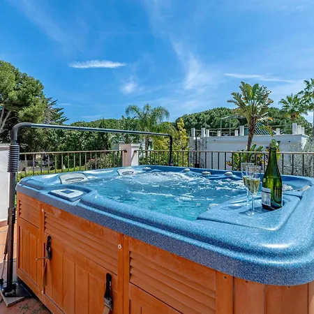 Luxury Villa, Heated Pool, Next To The Villa Marbella