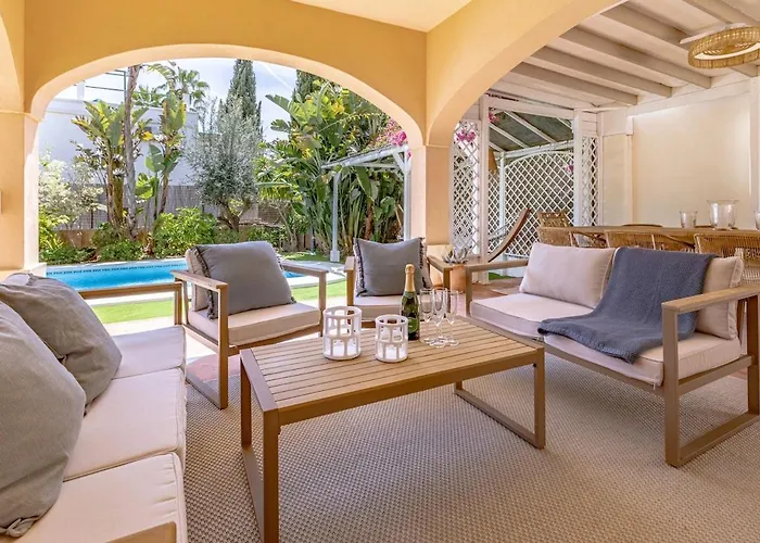 Luxury Villa, Heated Pool, Next To The