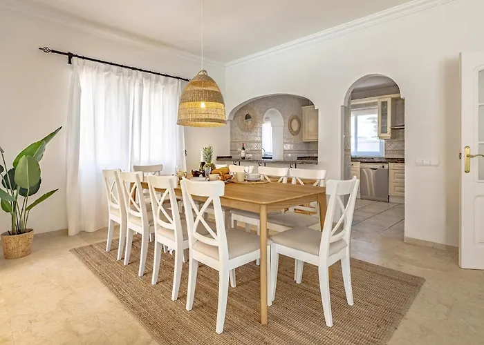 Luxury Villa, Heated Pool, Next To The Βίλα *