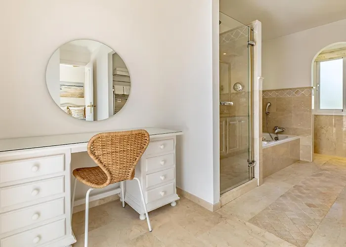 Luxury Villa, Heated Pool, Next To The Βίλα