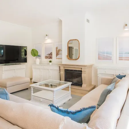 Luxury Villa, Heated Pool, Next To The Villa