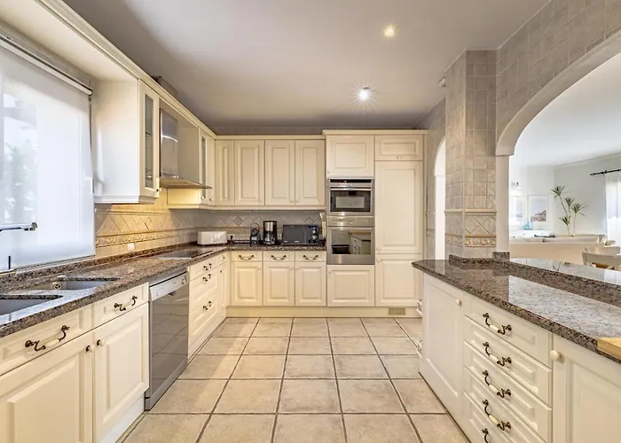 Luxury Villa, Heated Pool, Next To The فيلة *